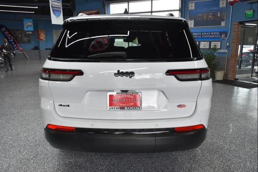 Bright White Clearcoat 2024 Jeep Grand Cherokee L Altitude