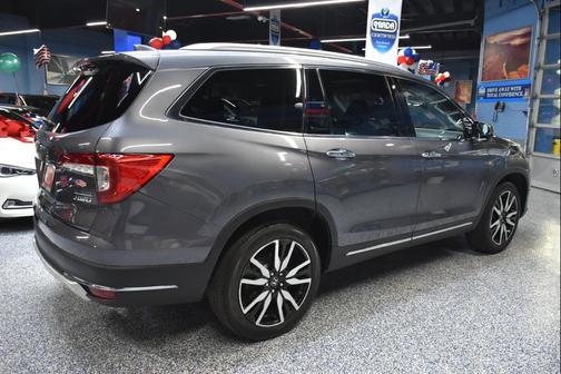 2022 Honda Pilot Touring 8-Passenger