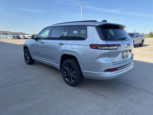 Silver Zynith 2026 Jeep Grand Cherokee L Limited