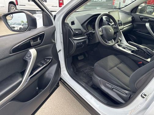 White 2024 Mitsubishi Eclipse Cross LE