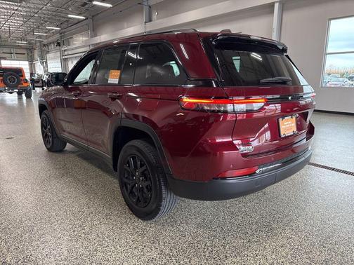 2024 Jeep Grand Cherokee Altitude