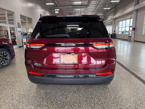 2024 Jeep Grand Cherokee Altitude