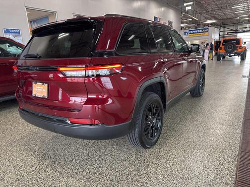 2024 Jeep Grand Cherokee Altitude
