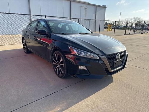 Super Black Clearcoat 2021 Nissan Altima 2.5 SR