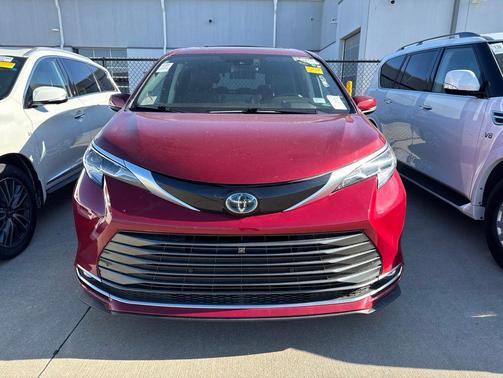 Pearl 2021 Toyota Sienna Platinum 7 Passenger