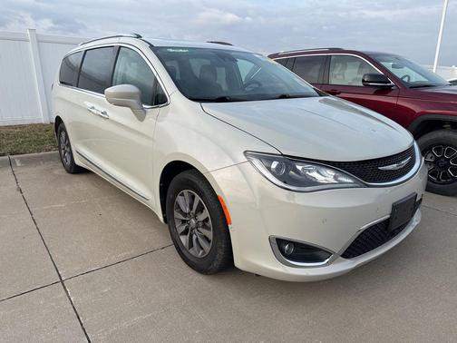 2019 Chrysler Pacifica Touring-L Plus