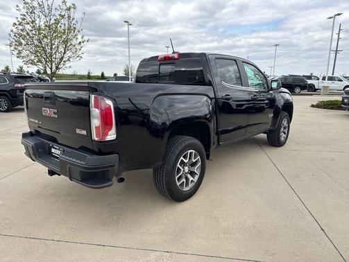 Diamond Black Crystal Pearlcoat 2024 RAM 1500 Laramie