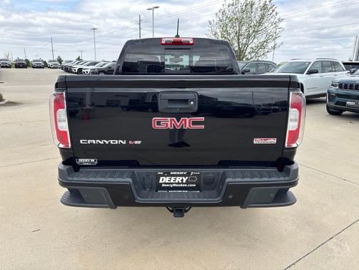Diamond Black Crystal Pearlcoat 2024 RAM 1500 Laramie