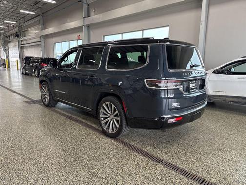 2023 Jeep Grand Wagoneer Base
