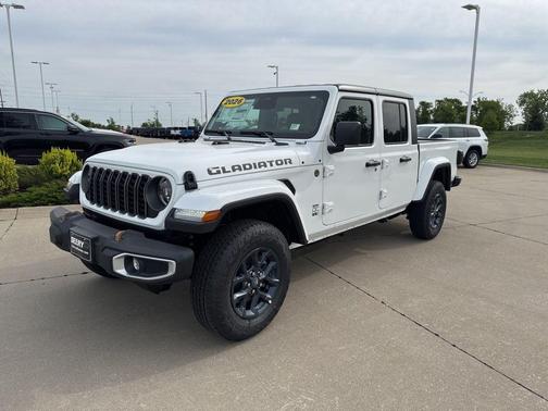Bright White Clearcoat 2026 Jeep Gladiator 85th Anniversary Edition