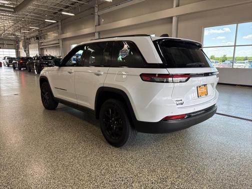 2024 Jeep Grand Cherokee Altitude