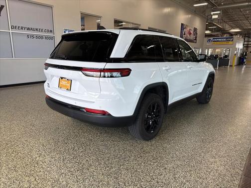 2024 Jeep Grand Cherokee Altitude