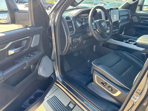 Granite Crystal Metallic Clearcoat 2027 RAM 1500 Laramie