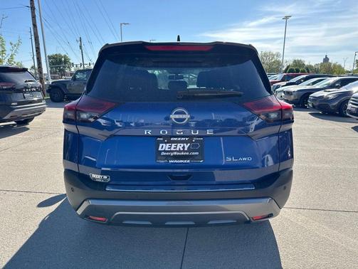 Caspian Blue Metallic/Super Black 2023 Nissan Rogue SL