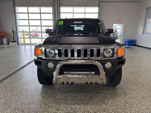 Black 2009 Hummer H3 Base