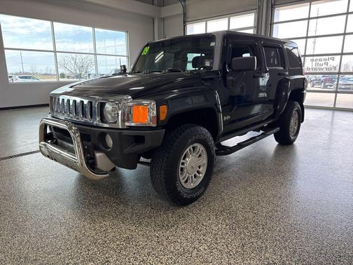 Black 2009 Hummer H3 Base