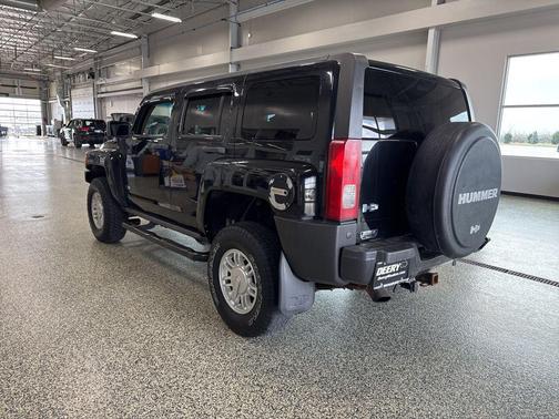 Black 2009 Hummer H3 Base