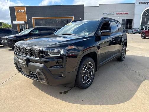 Diamond Black Crystal Pearlcoat 2026 Jeep Cherokee Laredo