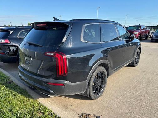 Ebony Black 2022 Kia Telluride SX