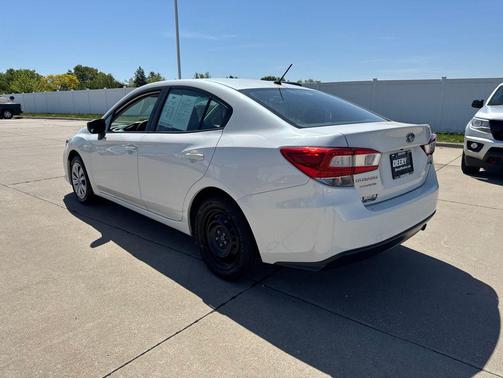 Crystal White Pearl 2022 Subaru Impreza Base