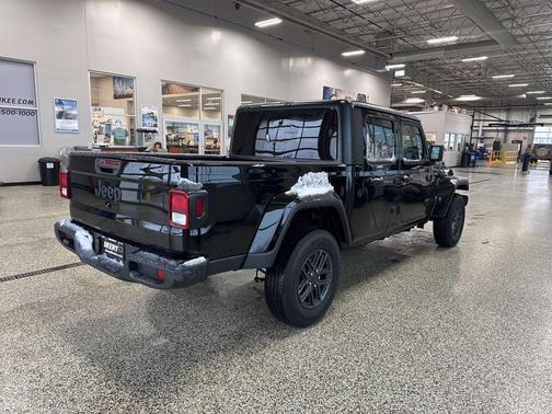 2025 Jeep Gladiator Sport S