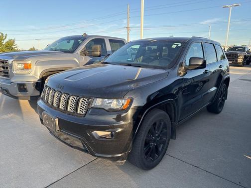 2017 Jeep Grand Cherokee Altitude