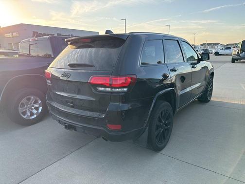 2017 Jeep Grand Cherokee Altitude