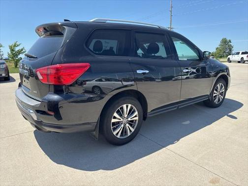 2020 Nissan Pathfinder S