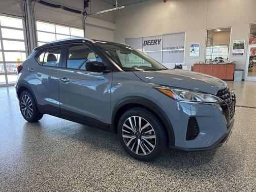 Gray/Super Black 2023 Nissan Kicks SV