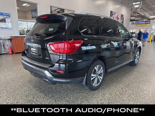 2020 Nissan Pathfinder S