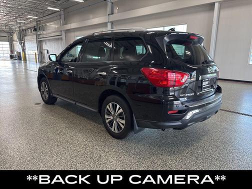 2020 Nissan Pathfinder S