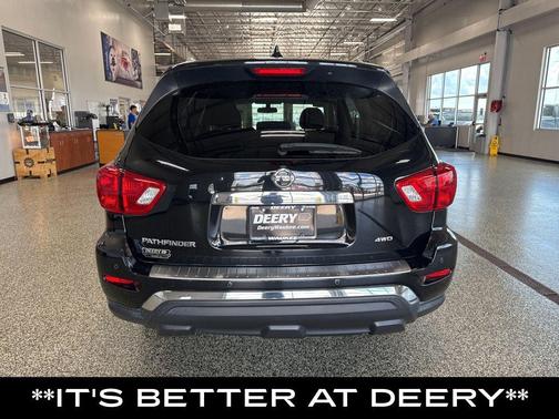 2020 Nissan Pathfinder S