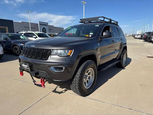 Gray 2020 Jeep Grand Cherokee Laredo