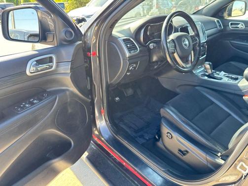 Gray 2020 Jeep Grand Cherokee Laredo