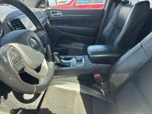 Gray 2020 Jeep Grand Cherokee Laredo