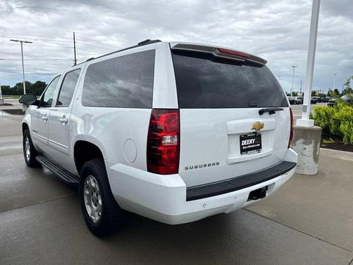 Summit White 2014 Chevrolet Suburban 1500 LT