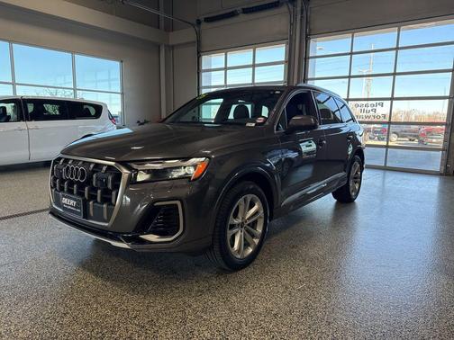 2025 Audi Q7 55 Premium Plus