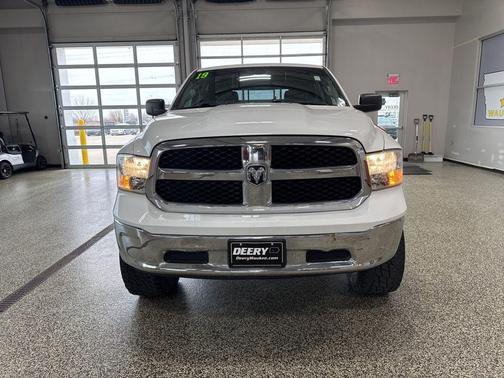 2019 RAM 1500 SLT