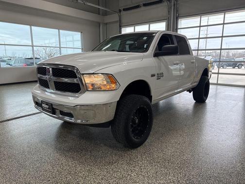 2019 RAM 1500 SLT