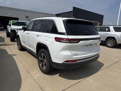 2023 Jeep Grand Cherokee 4xe Base