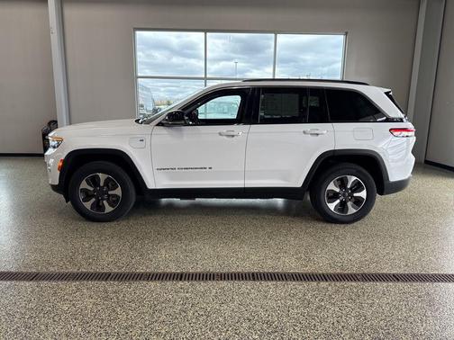2023 Jeep Grand Cherokee 4xe Base