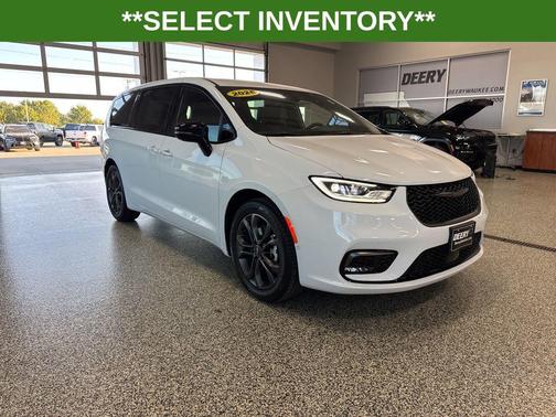 2026 Chrysler Pacifica L