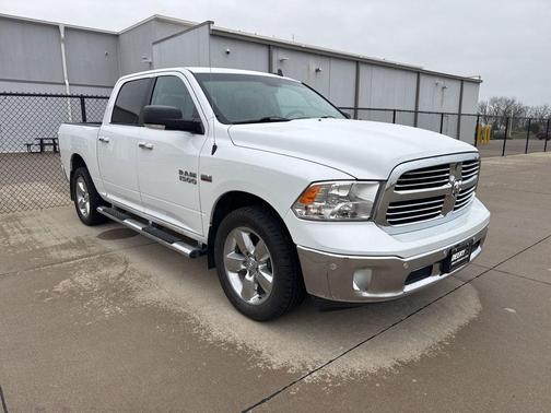 Bright White Clearcoat 2017 RAM 1500 Big Horn