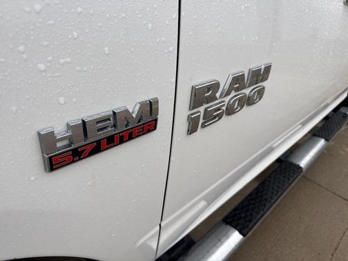 Bright White Clearcoat 2017 RAM 1500 Big Horn