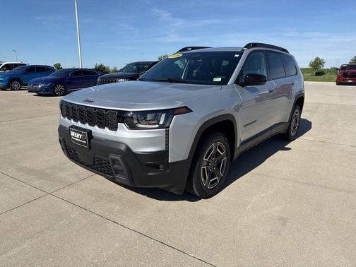 Silver Zynith Clearcoat 2026 Jeep Cherokee Limited