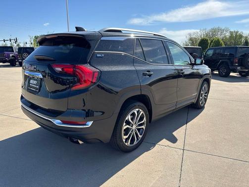 Ebony Twilight Metallic 2020 GMC Terrain SLT