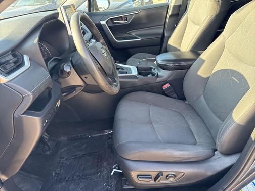Magnetic Gray Metallic 2019 Toyota RAV4 XLE