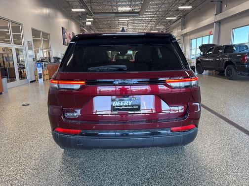 2025 Jeep Grand Cherokee Altitude