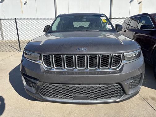 2023 Jeep Grand Cherokee Laredo