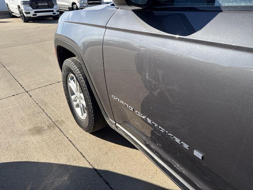 2023 Jeep Grand Cherokee Laredo